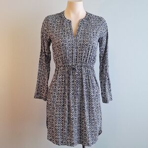 🅱️🅾️G🅾️ LOFT Navy and White Long Sleeve Dress